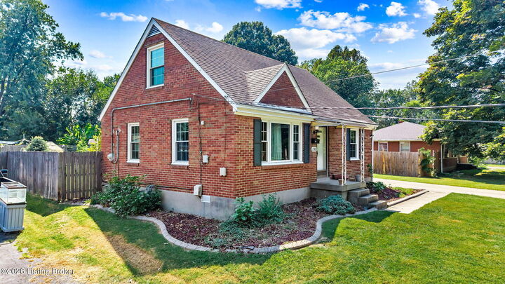 Property Photo:  1582 Raydale Dr  KY 40219 