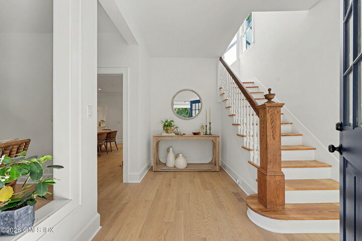 Property Photo:  15 Shorelands Place  CT 06870 