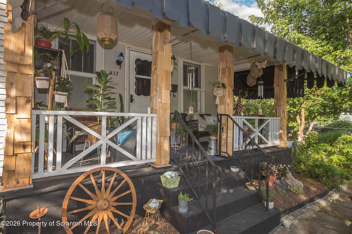 Property Photo:  332 Rushbrook Street  PA 18433 