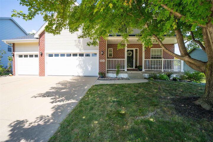 Property Photo: 3906 NW Seasons Court IA 50023