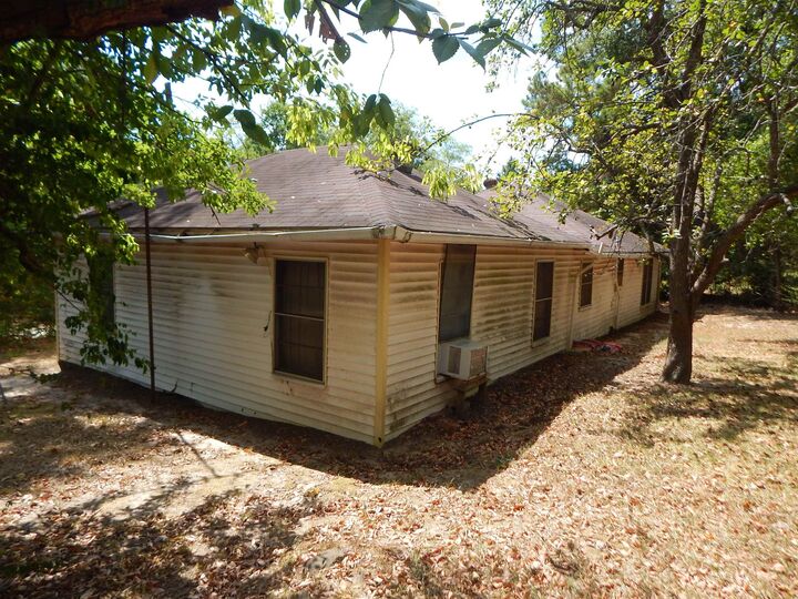 Property Photo: 715 Clark St. TX 75644