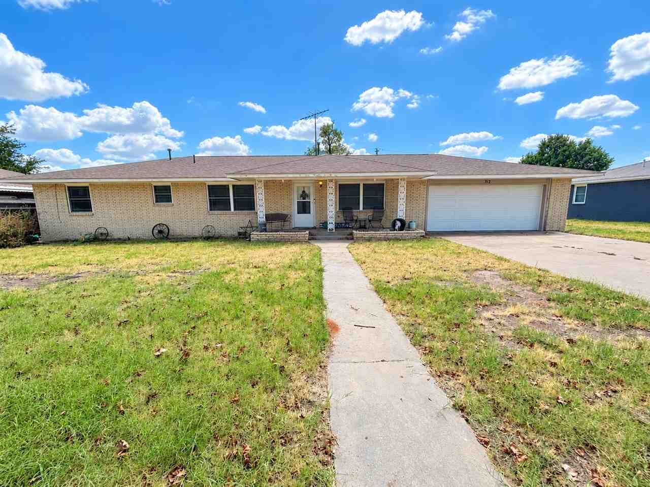 Property Photo: 312 E Cole Ave OK 73541