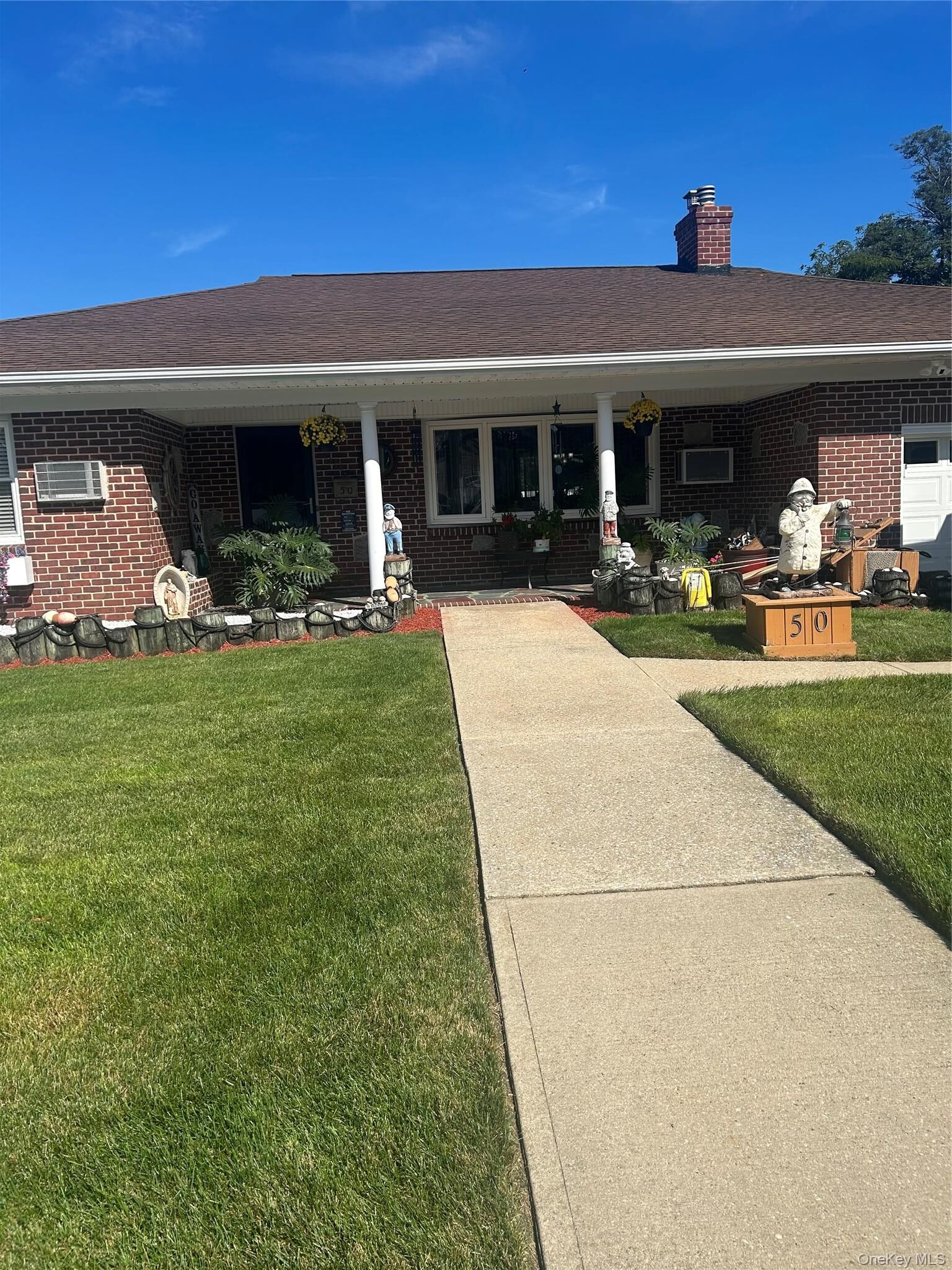 Property Photo:  50 Willow Lane  NY 11757 