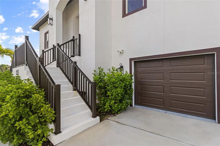 Property Photo: 6611 Blue Heron Drive S FL 33707