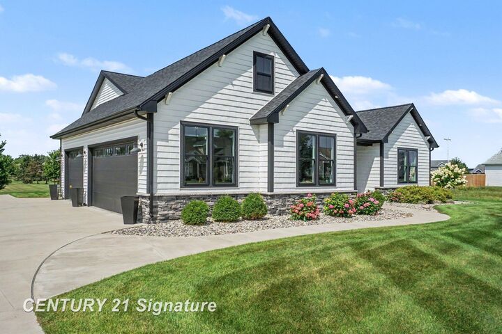 Property Photo:  8937 N Meadows Court  MI 48623 
