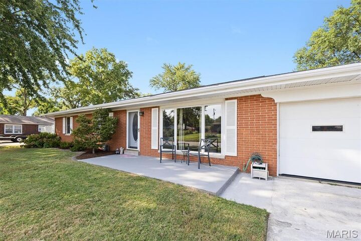 Property Photo:  128 Aaron Drive  IL 62220 