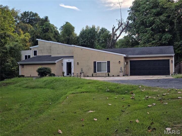 Property Photo:  12 Hillwood Drive  IL 62232 