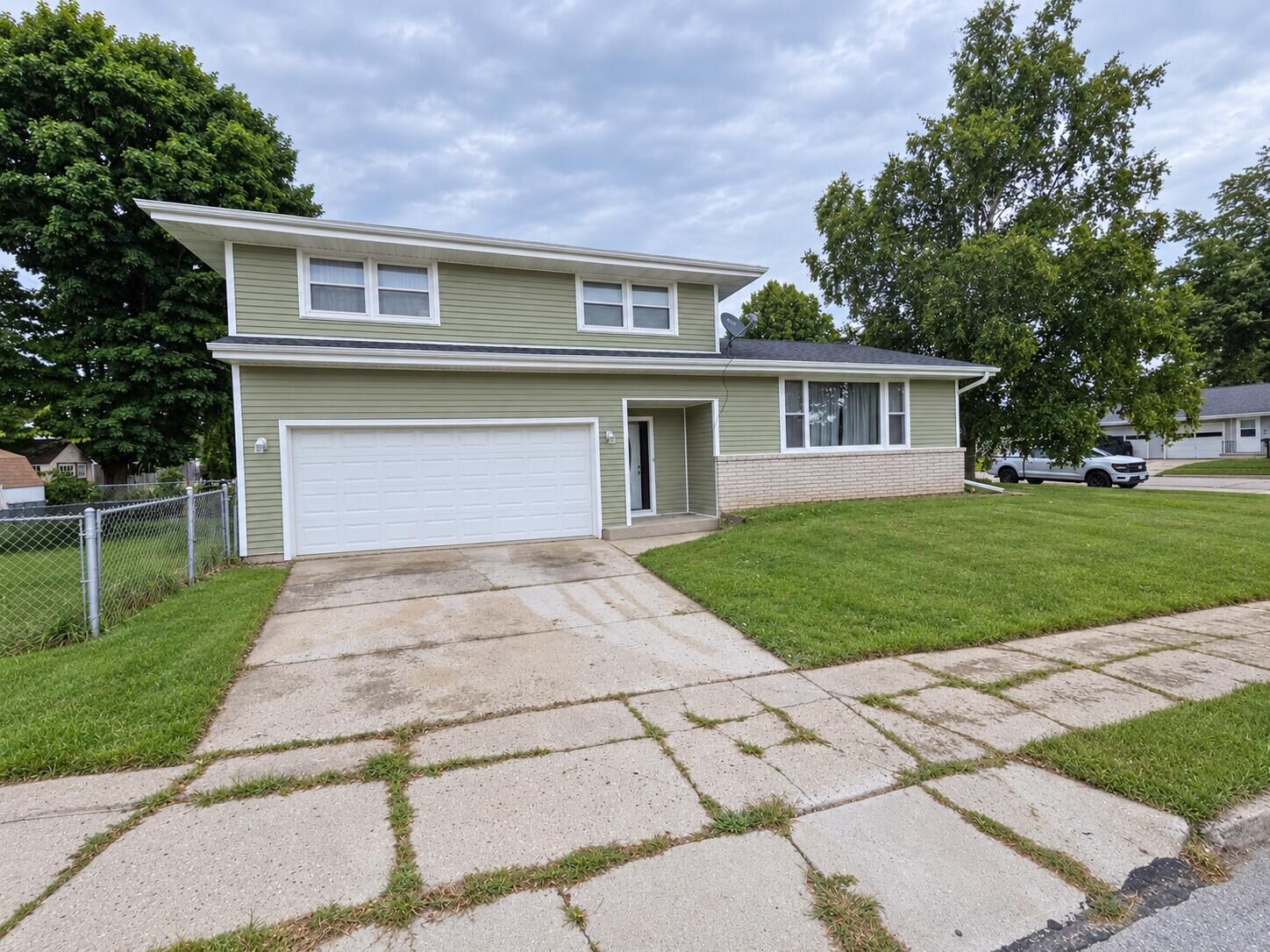 Property Photo:  1014 Washington Ave  WI 53081 