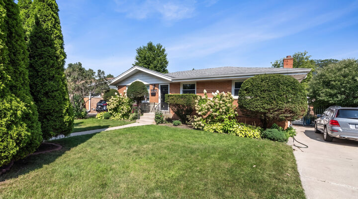 Property Photo:  8315 Parkside Avenue  IL 60053 