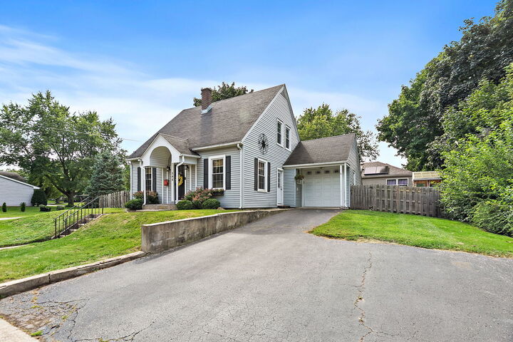 Property Photo:  548 S Ann Street  IL 60152 