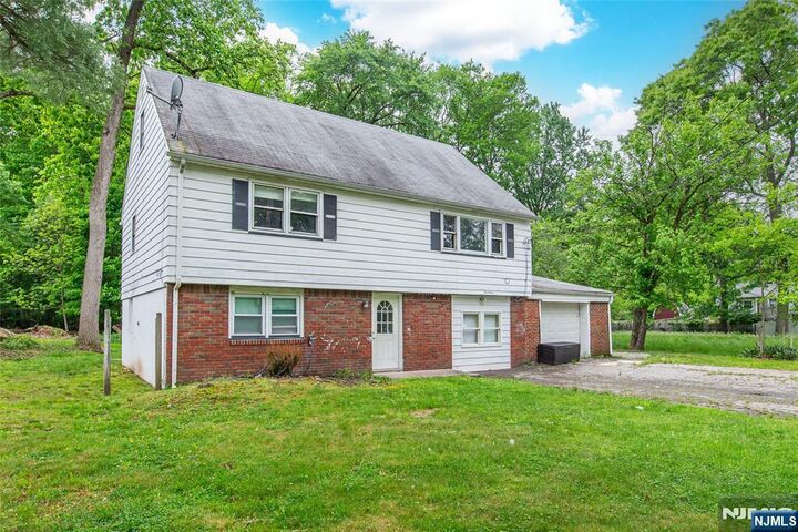 Property Photo:  17 Oakwood Avenue  NJ 07440 