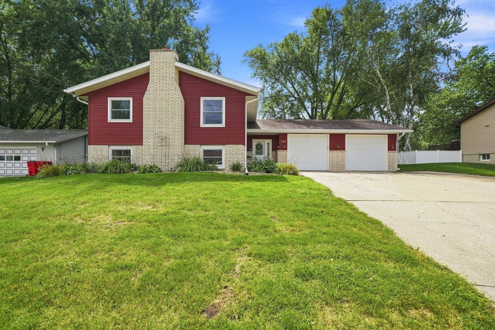 Property Photo:  308 3rd Street NE  MN 55920 