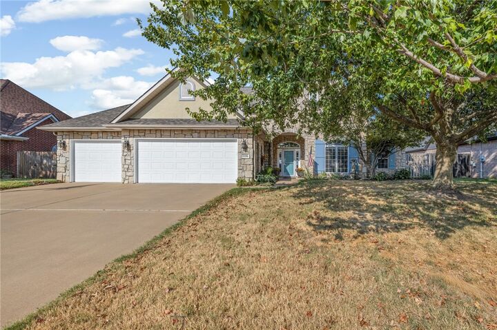Property Photo: 5106 S 47th Street AR 72758
