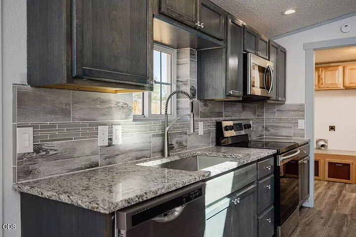 Property Photo:  15019 SE Loafer Avenue  OR 97754 