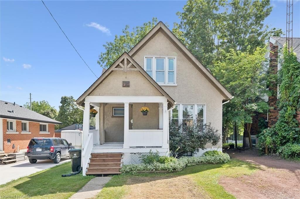 Property Photo:  99 Cedar Street  ON N1S 1V7 