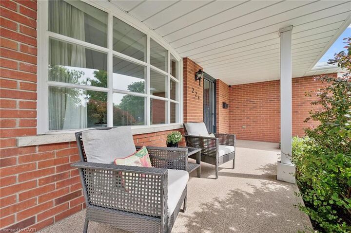 Property Photo:  224 Foxhunt Road  ON N2K 2R9 