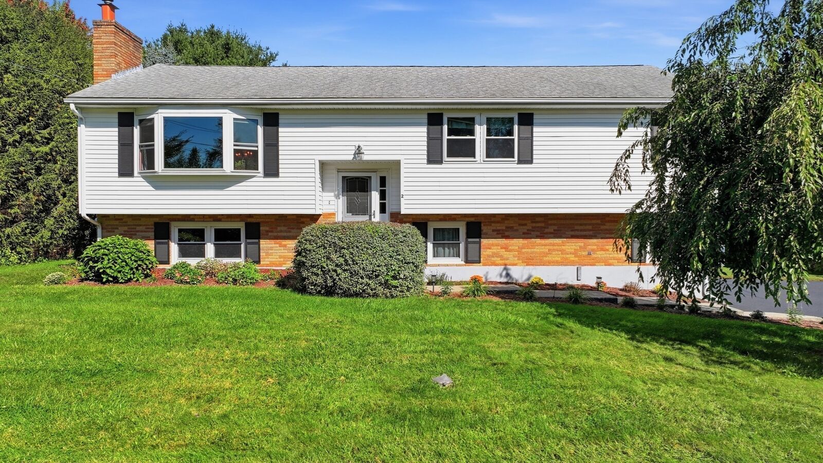 Property Photo:  2 Apple Tree Dr  MA 01527 