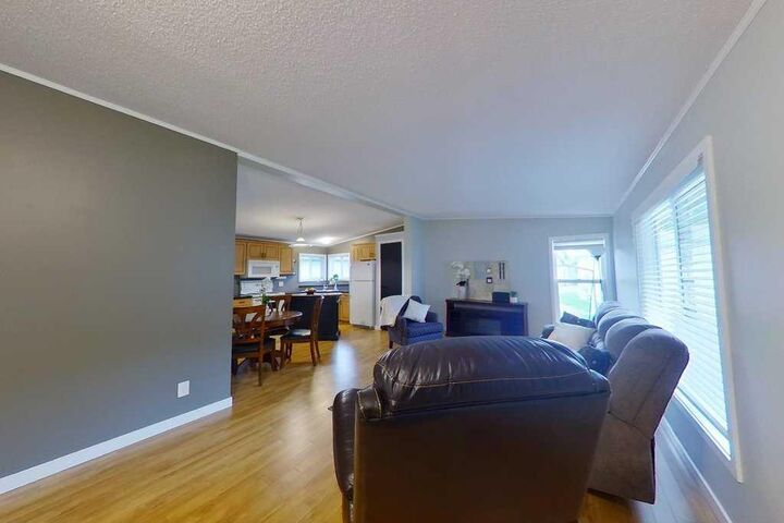 Property Photo:  1600 Strachan Road SE 34  AB T1B 4M3 