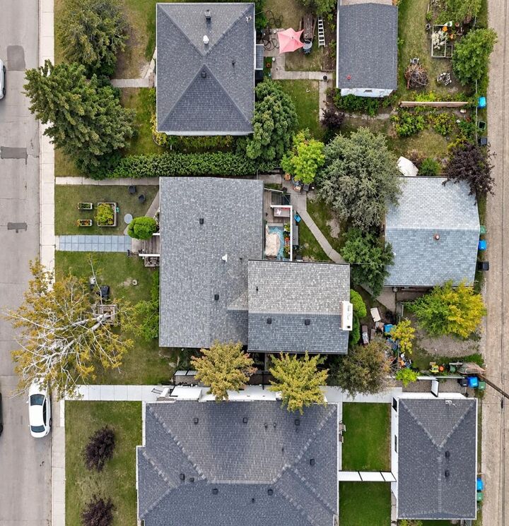 Property Photo: 8344 47 Avenue NW AB T3B 1Z7