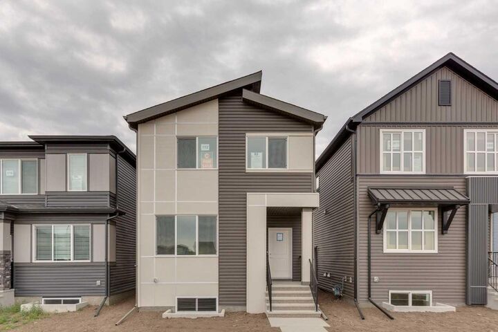 Property Photo:  112 Lucas Green NW  AB T3P 2X9 