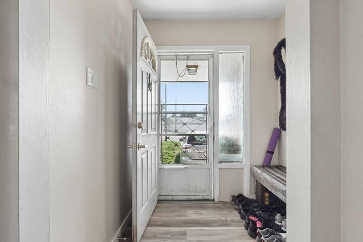 Property Photo:  1305 18 Avenue S  AB T1K 1B6 