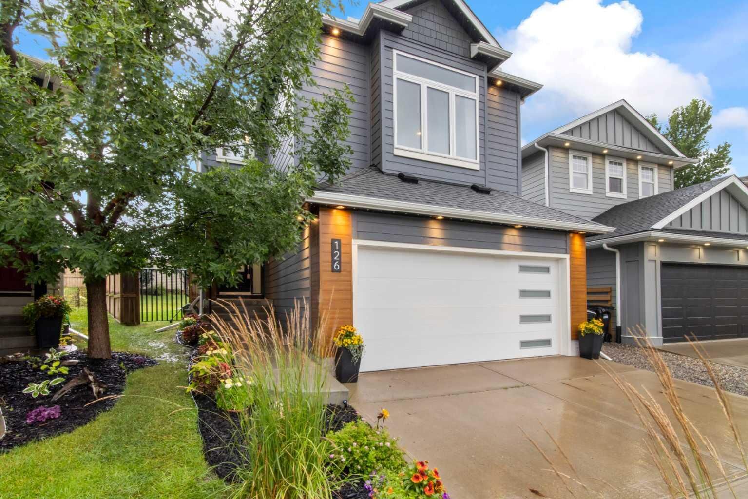 Property Photo:  126 Chapman Close SE  AB T2X 3V7 