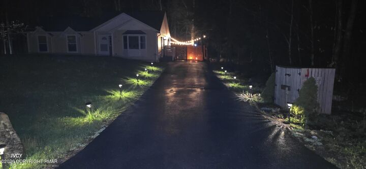 Property Photo:  331 Mohansic Lane  PA 18466 