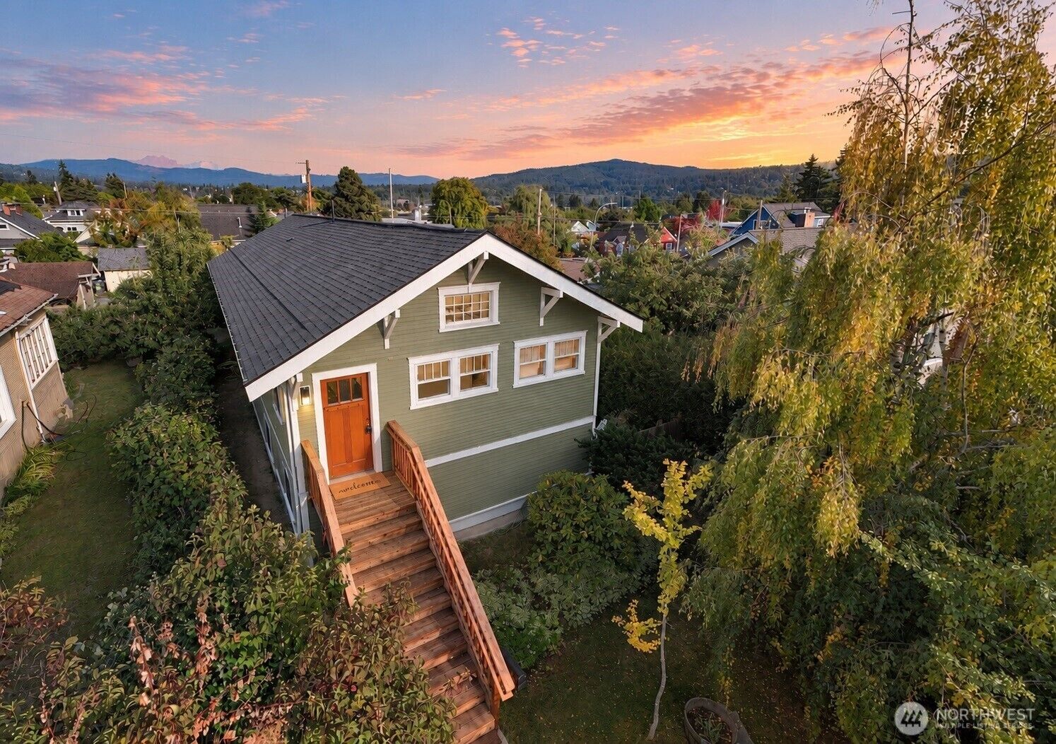 Property Photo:  2510  Grant Street  WA 98225 