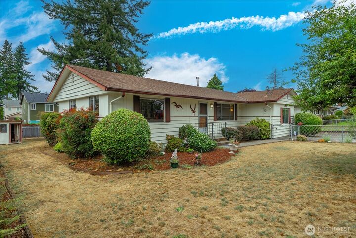 Property Photo:  17825  111th Avenue SE  WA 98055 