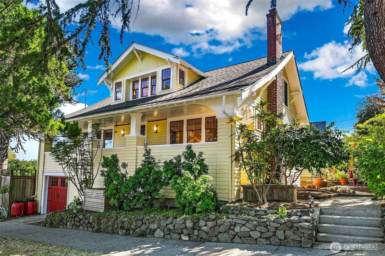 Property Photo: 2502 18th Avenue S WA 98144