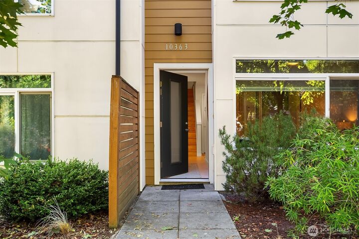 Property Photo:  10363  Ashworth Avenue N  WA 98133 