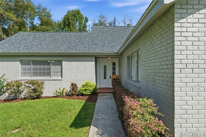 Property Photo:  2820 S Circle Drive  FL 34450 