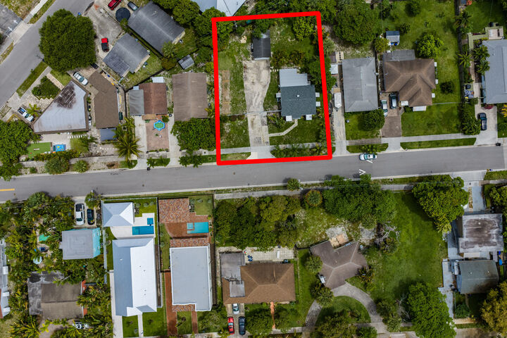 Property Photo:  1007 Charles Street  FL 33401 