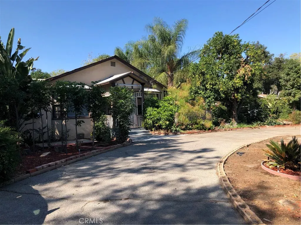 Property Photo: 9019 Noble Avenue CA 91343