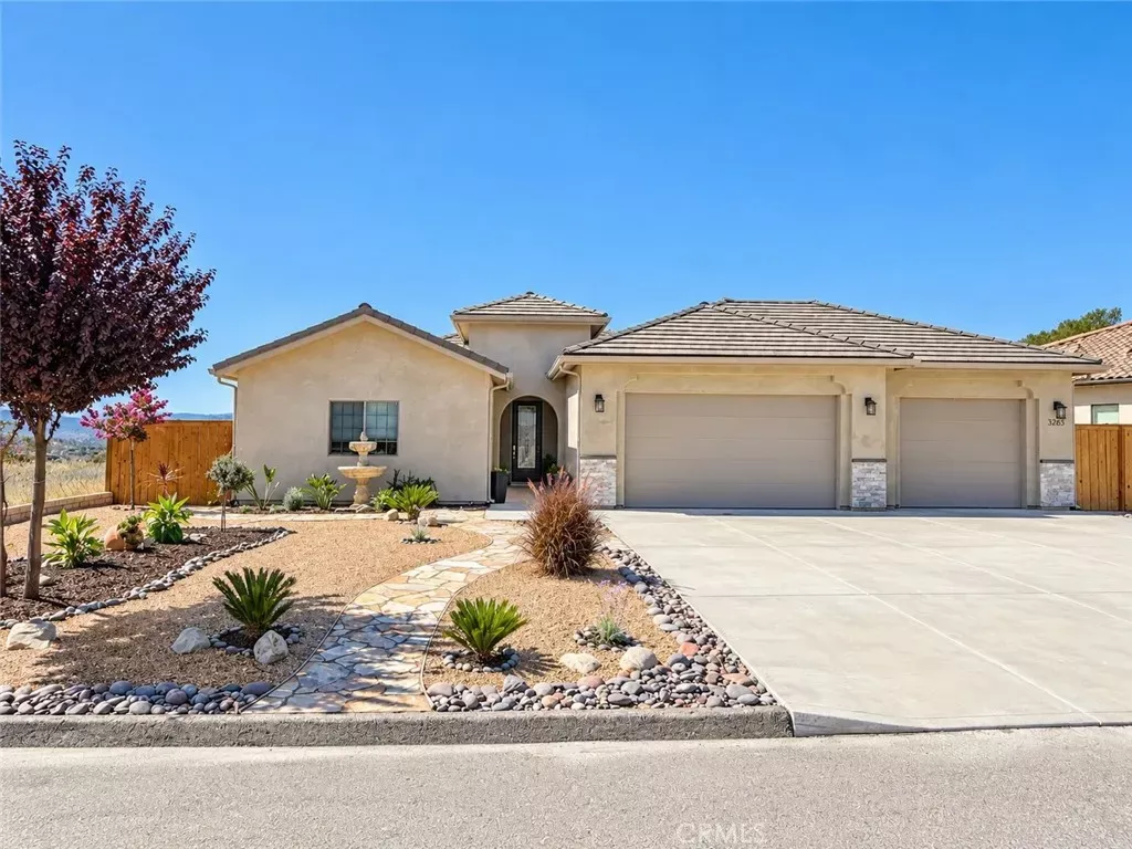 Property Photo:  3265 Catalina Place  CA 93446 
