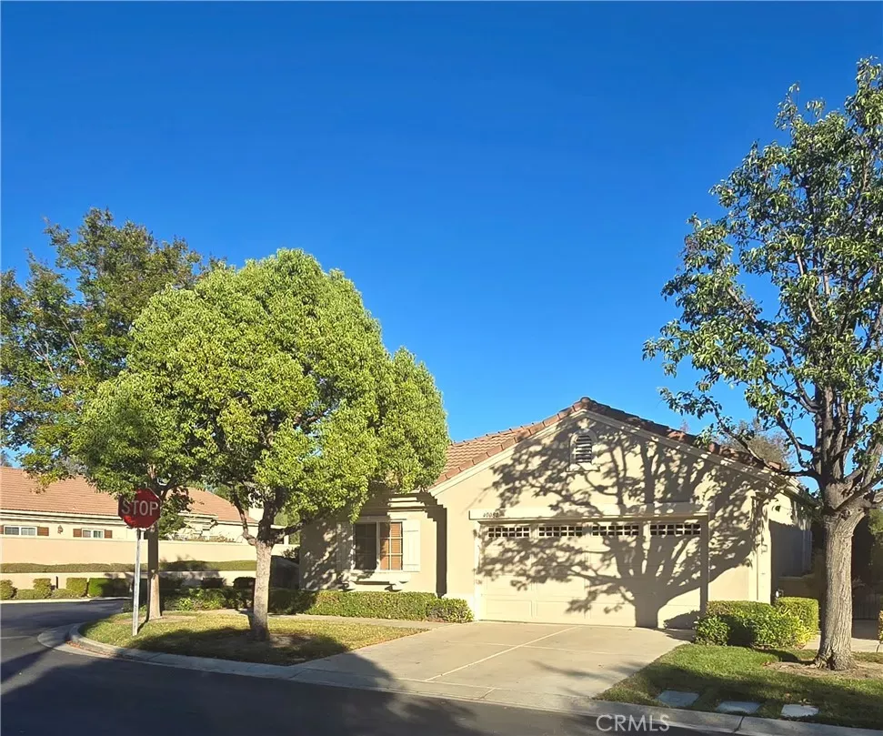 Property Photo:  40080 Via Tonada  CA 92562 