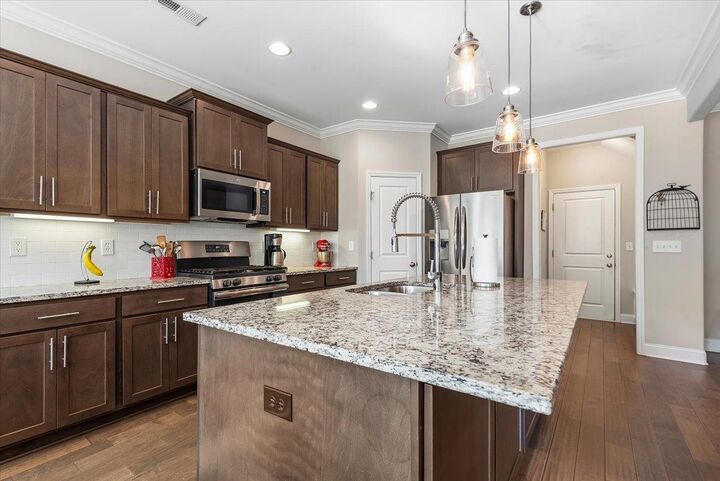 Property Photo:  1474 Stonewater Dr NE  AL 35055 