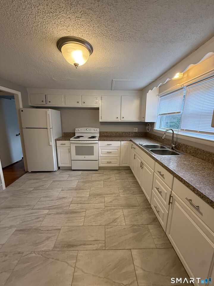 Property Photo:  21 Hartford Avenue 13  CT 06111 