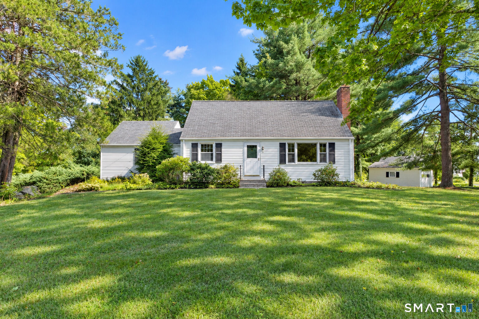 Property Photo:  19 Crestwood Circle  CT 06032 