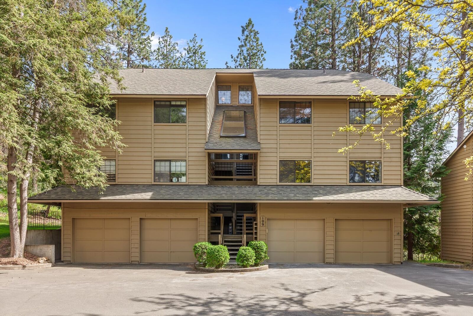 Property Photo: 109 S Neyland Ave 3 WA 99019