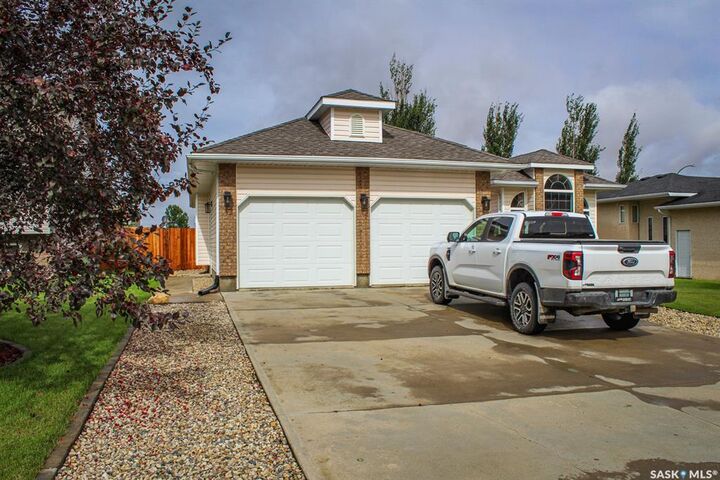 Property Photo:  510 Park Avenue E  SK S0E 1A0 