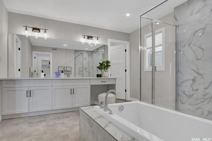 Property Photo:  273 Lakeside Boulevard  SK S0K 2T1 