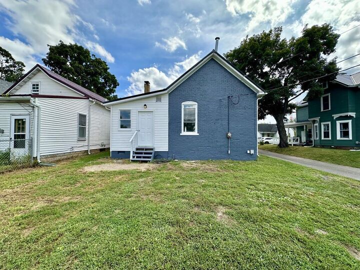 Property Photo:  359 Clay Street  OH 45601 