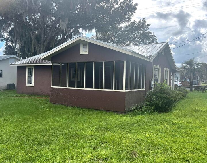 Property Photo:  218 N Washington Street  FL 32347 