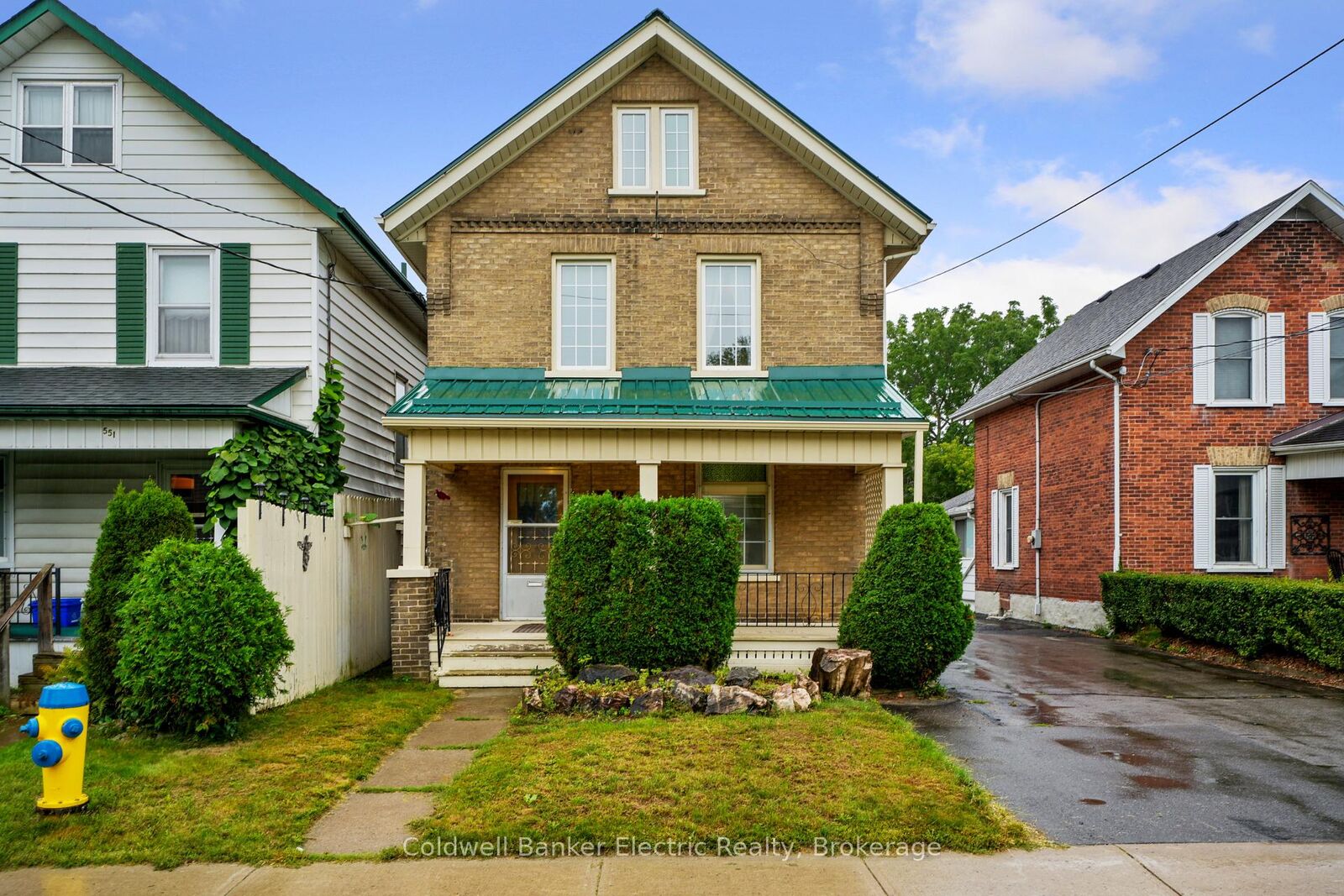 Property Photo:  553 Chamberlain Street  ON K9J 4L6 