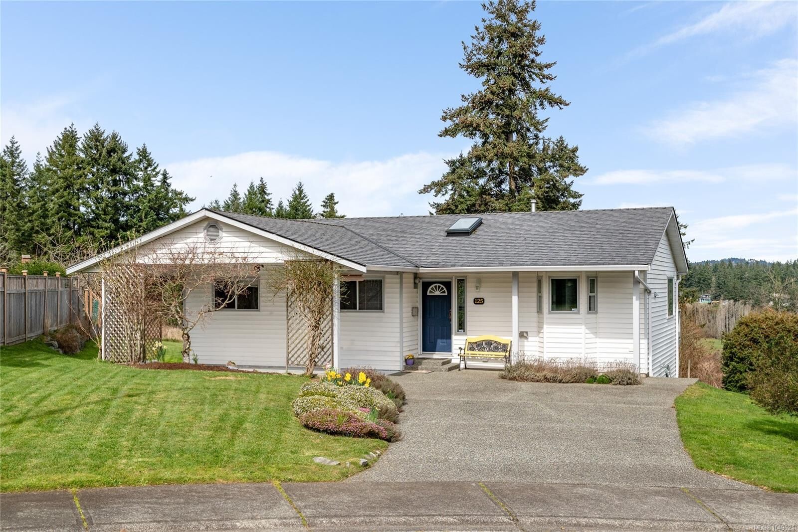 Property Photo:  125 Sylvan Pl  BC V9R 6S1 