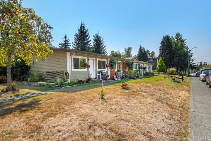 Property Photo:  394 Cedar St  BC V9W 2V2 