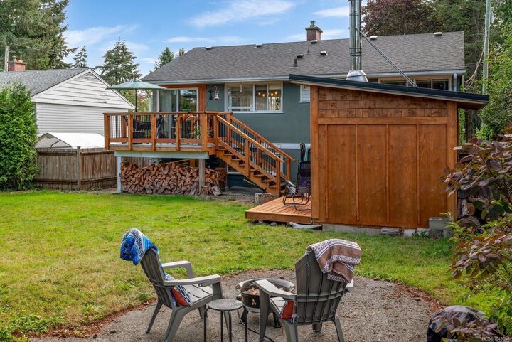 Property Photo: 1951 Hallen Ave BC V9S 4S7