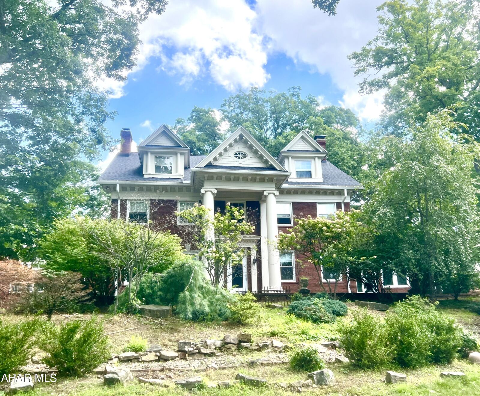 Property Photo:  1601 S Logan Boulevard  PA 16648 