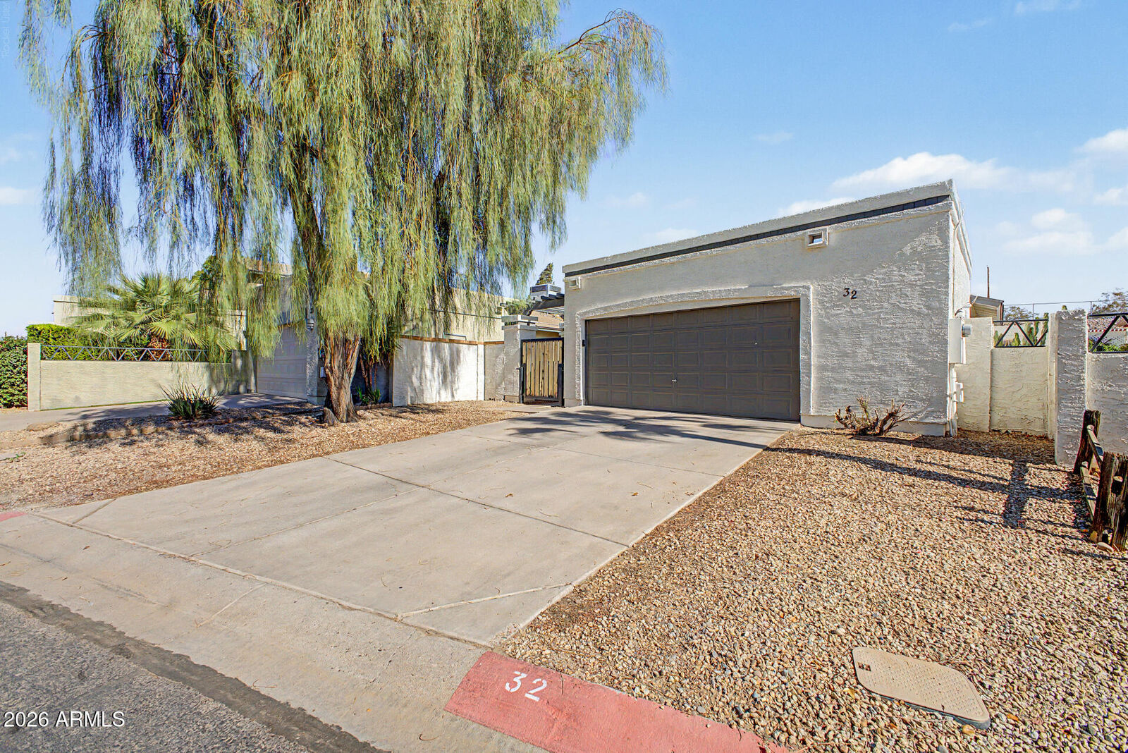 Property Photo:  619 E Jensen Street 32  AZ 85203 